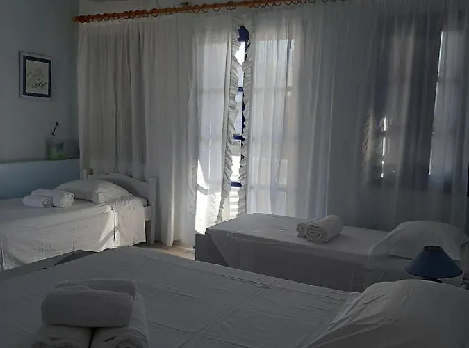 Nefeli Perissa (Santorini)