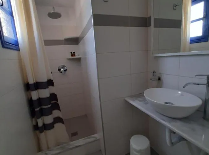 Nefeli Perissa (Santorini)